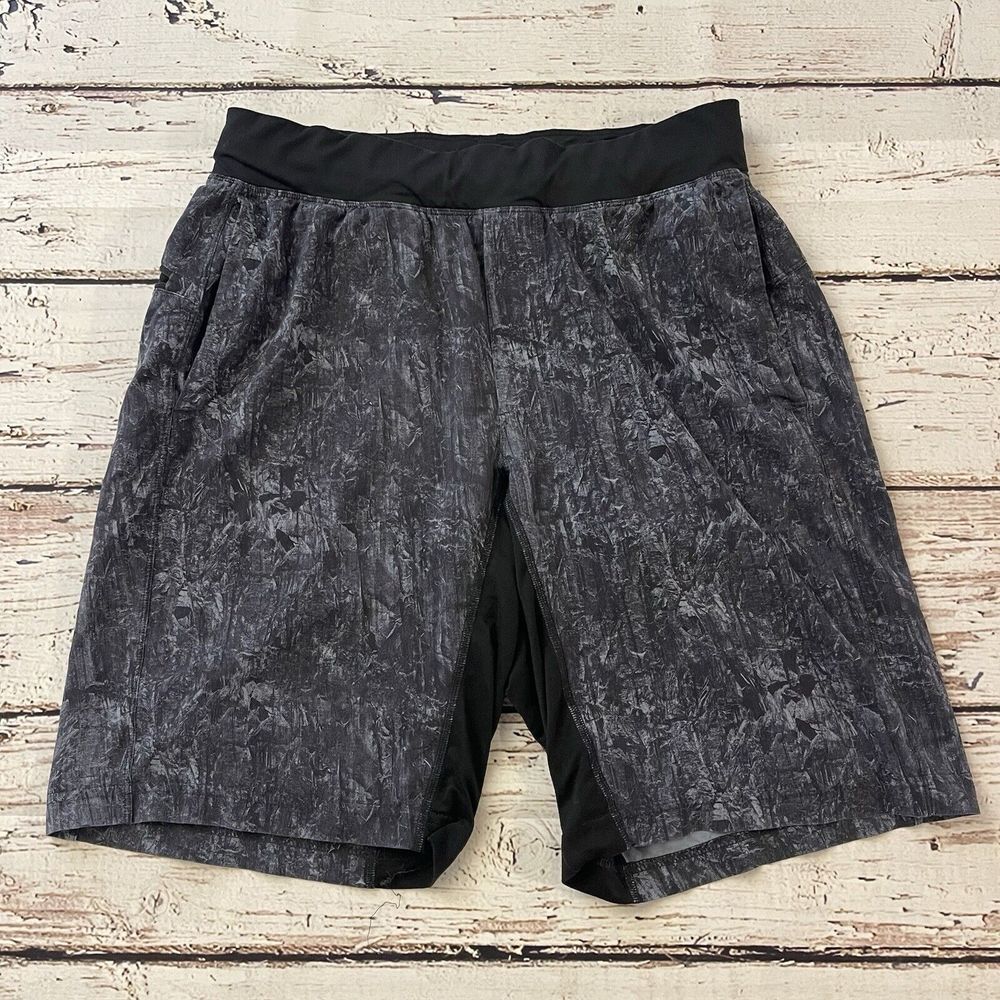Lululemon Shorts Mens Medium Casual‎ Drawstring Lightweight Athletic Activewear